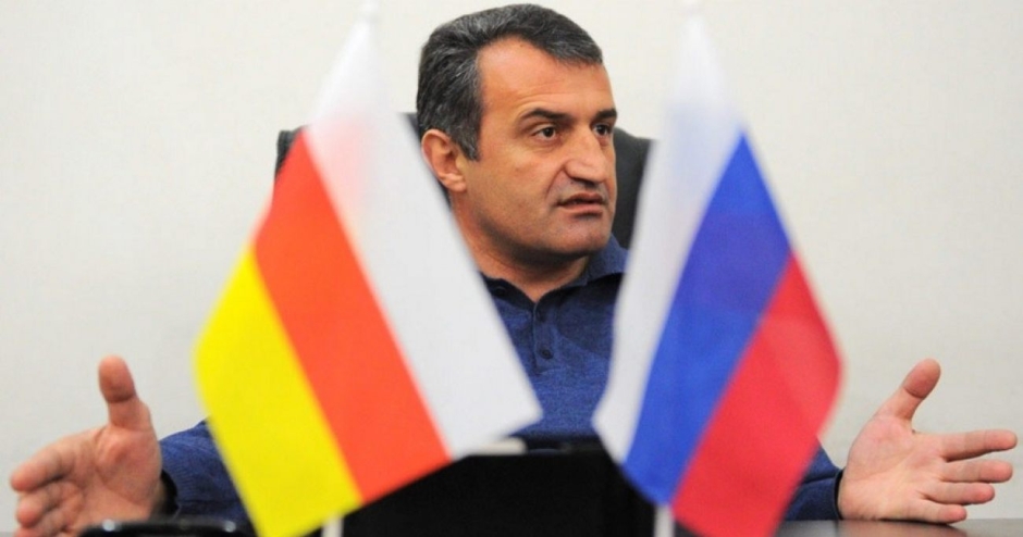 ოკუპირებული ცხინვალის პრეზიდენტი, ანატოლი ბიბილოვი ოკუპირებულ დონეცკში ჩავიდა