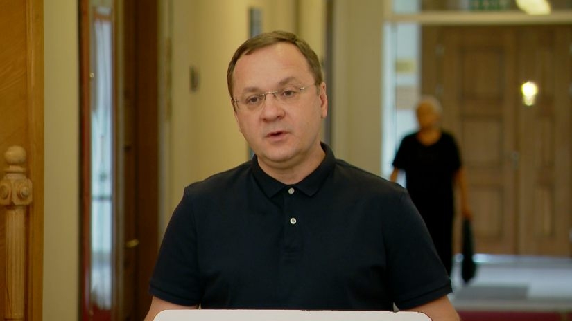 „სავიზო რეჟიმი რომ შემოგვეღო, ათასობით დევნილი რუსი და ბელარუსი ვერ შემოვიდოდა“ - „ქართული ოცნების“  დეპუტატი
