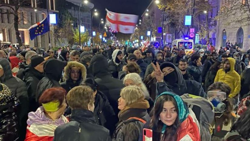 მშვიდობიანმა საპროტესტო აქციამ მელიქიშვილის გამზირზე გადაინაცვლა