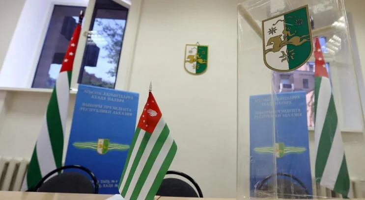 ოკუპირებულ აფხაზეთში „ვადამდელი საპრეზიდენტო არჩევნები“ შესაძლოა, 15 ან 16 თებერვალს ჩატარდეს