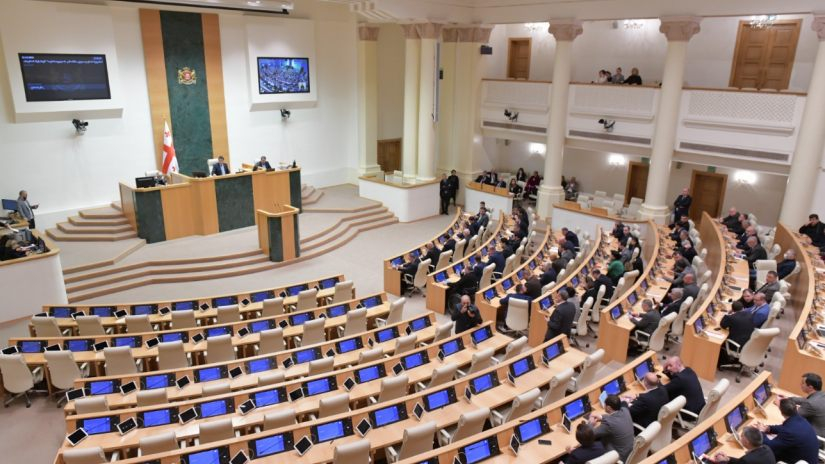 1-ლი იანვრიდან პენსია 35 ლარით, ხოლო რიგითი დეპუტატის ხელფასი 11 680 ლარამდე გაიზარდა