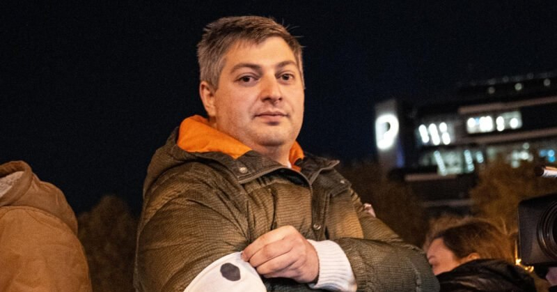 შსს-ს თანამშრომლებმა, ილია ღლონტი განყოფილებაში გადაიყვანეს