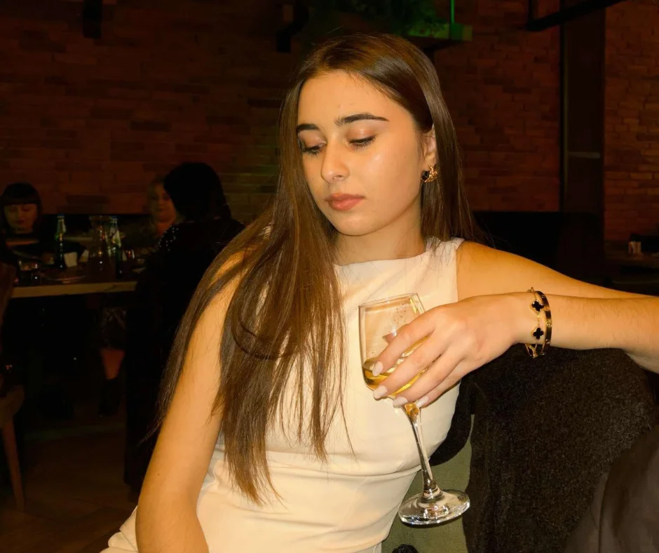 „ტრაგიკულად დაიღუპა ჩვენი მეთორმეტე კლასელი“ – კლასელები სოფია ბანძელაძეს ემშვიდობება