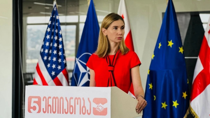 თინა ბოკუჩავა: ხუთმა ნიღბიანმა პირმა გაიტაცა ჩემი მეუღლე