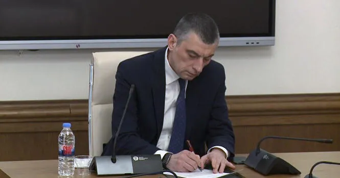 გიორგი გახარიას დღეს საგამოძიებო კომისიის სხდომაზე მეორედ ელოდებიან | გახარია ქვეყანაში არ იმყოფება