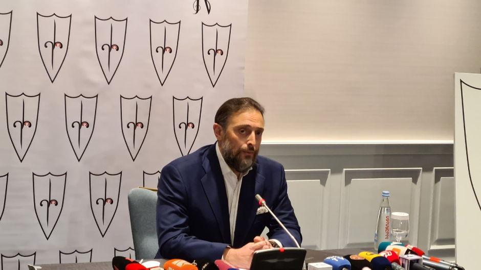 ქართულმა ბანკებმა ლევან ვასაძესა და მის ოჯახს ანგარიშები დაუბლოკა