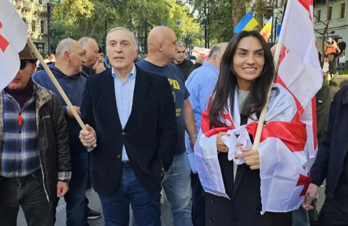 ბურჭულაძე: დიდი საცობია რიკოტზე, დაველოდებით რეგიონებიდან ხალხს