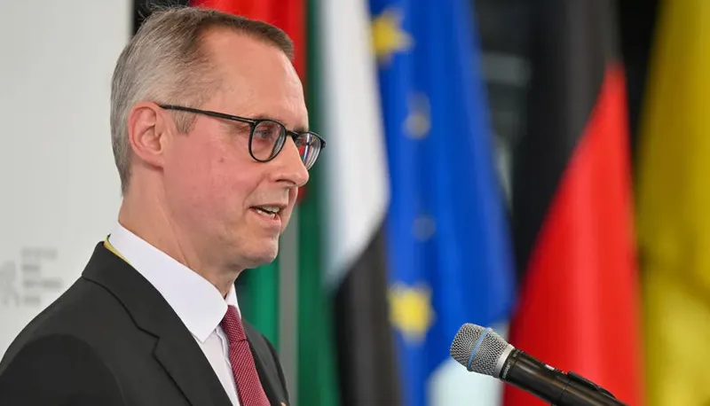 Spiegel: გერმანიის ელჩის გაწვევა პრორუსი ირაკლი კობახიძესა და პეტერ ფიშერს შორის ხანგრძლივი ესკალაციის კულმინაციაა