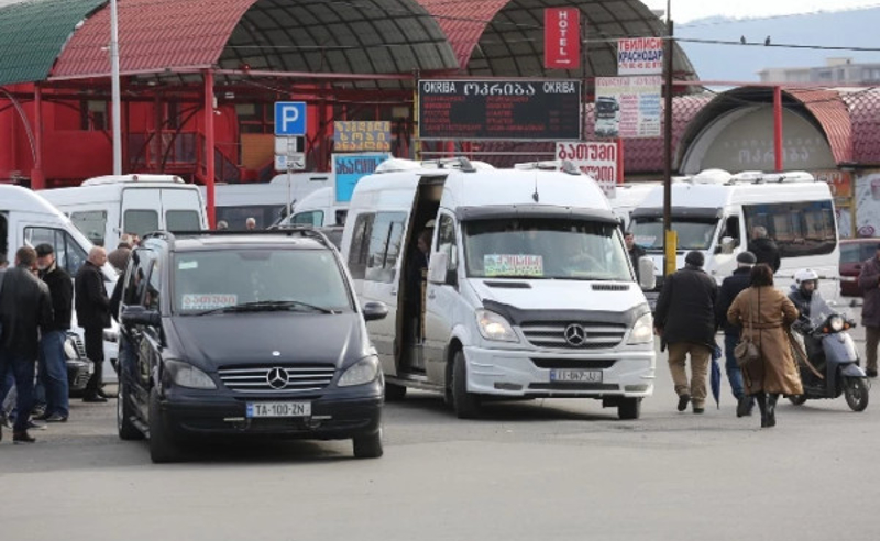 მგზავრთა მიკროავტობუსებით გადაყვანის აკრძალვა გადავადდა