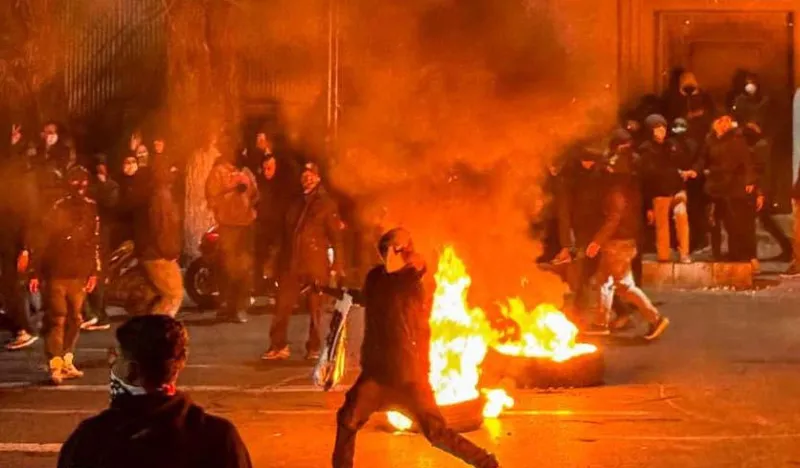 დამიზნებით ნასროლი ტყვიები და გარდაცვლილი ადამიანებით სავსე კლინიკები | სიახლეები ირანიდან დამიზნებით ნასროლი ტყვიები და გარდაცვლილი ადამიანებით სავსე კლინიკები | სიახლეები ირანიდან