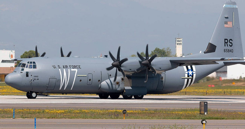 გვიან ღამით, თბილისის აეროპორტში აშშ-ის სამხედრო თვითმფრინავი დაეშვა